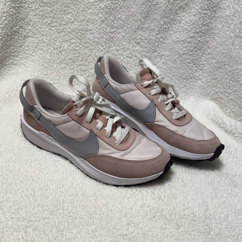 Nike Women's Athletic Shoes in Pink and Gray